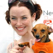Annie Wersching at Nuts for Mutts Dog Show 2009 - 05